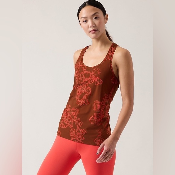 Athleta Tops - Athleta Ultimate Scoop Neck tank